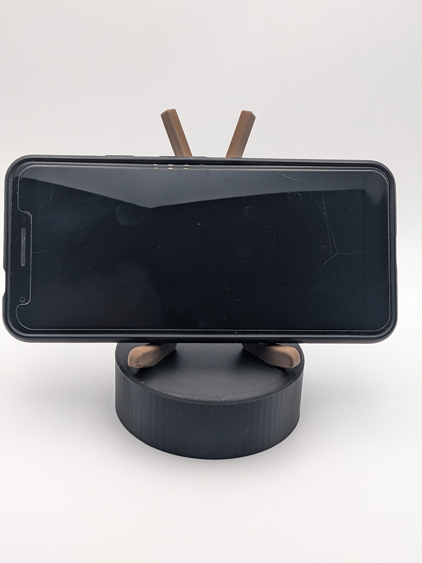 Hockey Puck Phone Holder with Crossed Hockey Sticks – 3D Printed